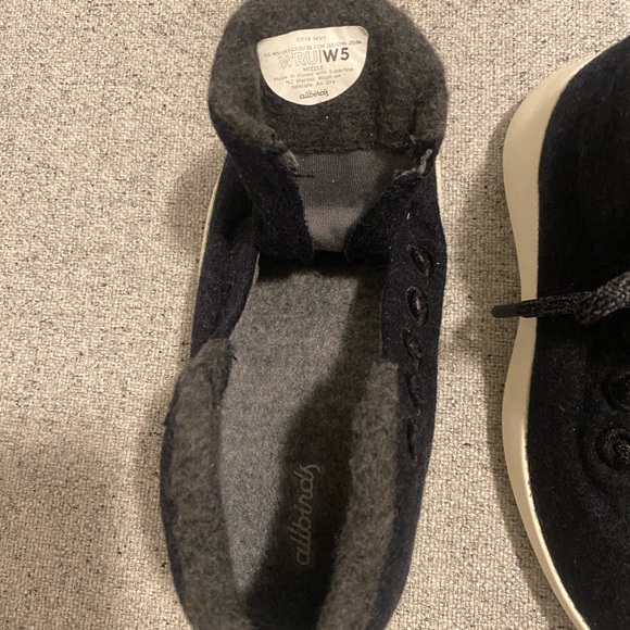 Allbirds size 5 shoes - Picture 3 of 3